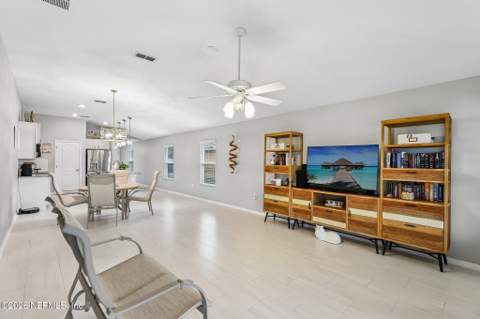 8153 Meadow Walk Lane, Jacksonville FL - photo 9 of 37