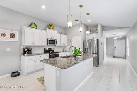 8153 Meadow Walk Lane, Jacksonville FL - photo 13 of 37