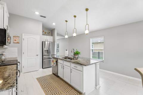 8153 Meadow Walk Lane, Jacksonville FL - photo 14 of 37