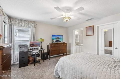 8153 Meadow Walk Lane, Jacksonville FL - photo 17 of 37