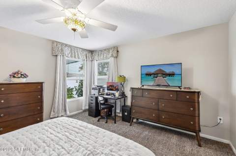 8153 Meadow Walk Lane, Jacksonville FL - photo 20 of 37