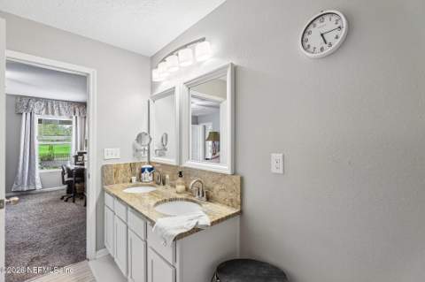 8153 Meadow Walk Lane, Jacksonville FL - photo 22 of 37