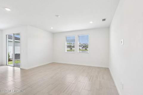 7313 Everett Forest Drive, Jacksonville FL - photo 12 of 27