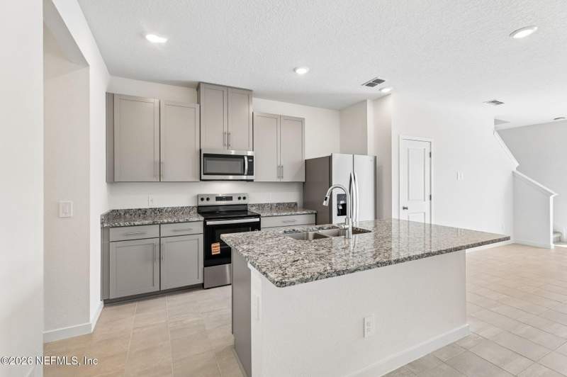3 bedroom Townhouse at 3684 Luxor Way, District at Oakleaf Village, Middleburg — photo 2