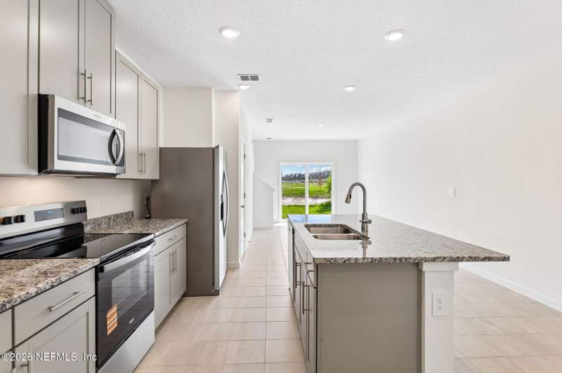 3 bedroom Townhouse at 3684 Luxor Way, District at Oakleaf Village, Middleburg — photo 3
