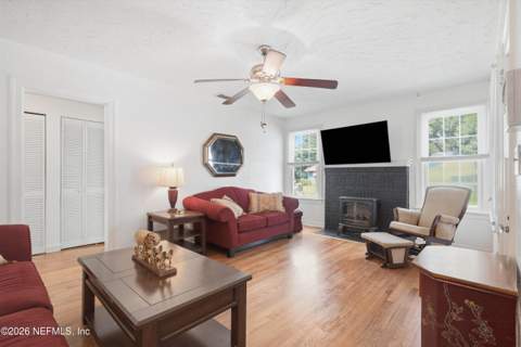 5372 Colonial Avenue, Jacksonville FL - photo 12 of 32