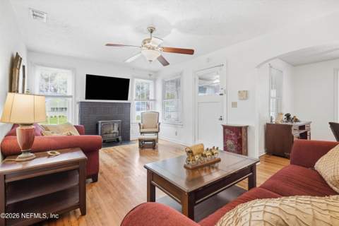 5372 Colonial Avenue, Jacksonville FL - photo 13 of 32