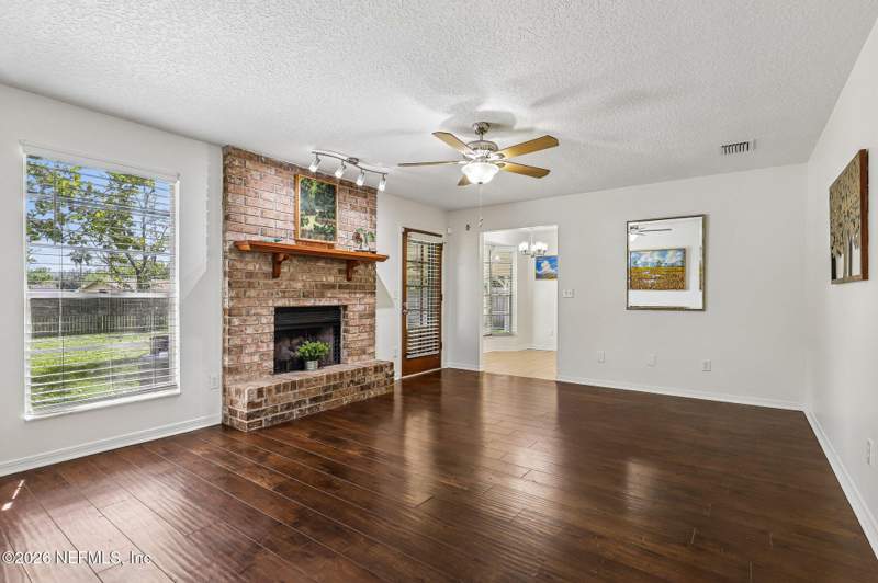3 bedroom Single Family Residence at 2387 Perth Drive, **verifying Subd**, Orange Park — photo 4
