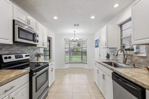 2387 Perth Drive, Orange Park FL - photo 8 of 60