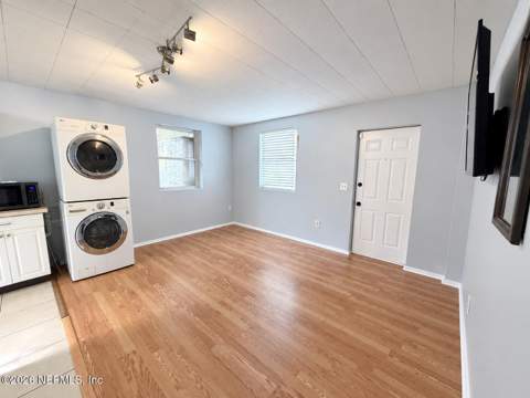 7208 Elwood Avenue, Jacksonville FL - photo 12 of 20
