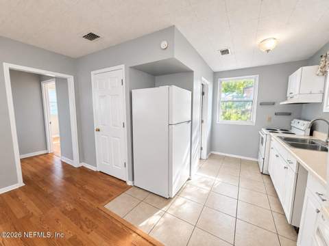 7208 Elwood Avenue, Jacksonville FL - photo 13 of 20