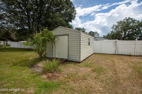 618 SE 44th Street, Keystone Heights FL - photo 8 of 56