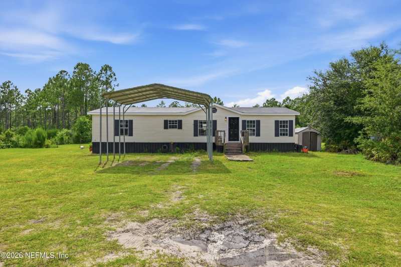 3 bedroom Mobile Home at 85 Currant Avenue, Metes & Bounds, Middleburg — photo 1