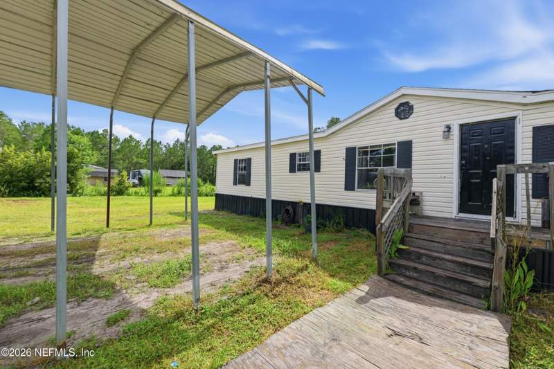 3 bedroom Mobile Home at 85 Currant Avenue, Metes & Bounds, Middleburg — photo 2