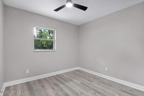 8177 Waxwing Avenue, Jacksonville FL - photo 24 of 33