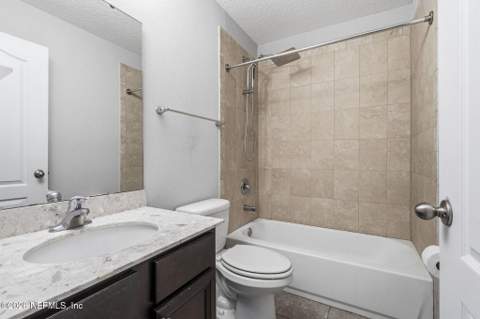 4994 Ballastone Drive, Jacksonville FL - photo 17 of 43