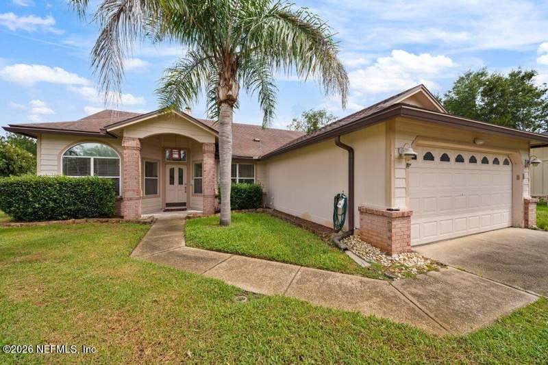 3 bedroom Single Family Residence at 8843 Ivymill Place, Argyle/chimney Lakes, Jacksonville — photo 3