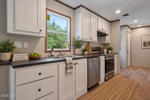 7656 Silver Sands Road, Keystone Heights FL - photo 11 of 49