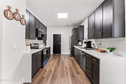 2811 N Market Street, Jacksonville FL - photo 9 of 14
