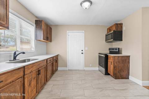 2075 W 13th Street, Jacksonville FL - photo 11 of 23