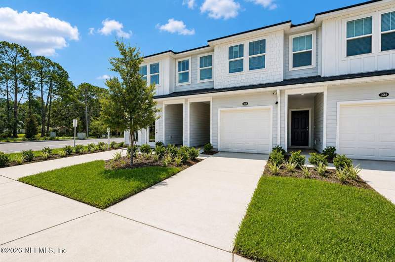 3 bedroom Townhouse at 7644 Commander Lane, Deer Creek, Jacksonville — photo 2