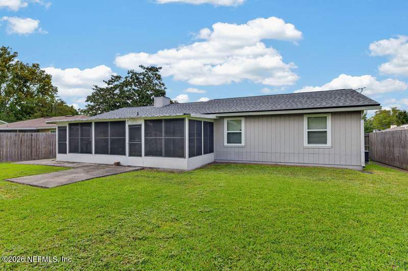 3 bedroom Single Family Residence at 1870 Shannon Lake Drive, Shannon Lake, Middleburg — photo 4