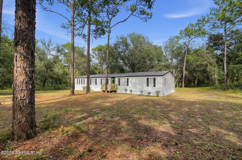 5 bedroom Manufactured Home at 124 Hour Glass Circle, Cue Lake Hills, Hawthorne — photo 2