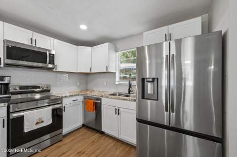 5121 Dunstan Road, Jacksonville FL - photo 15 of 43