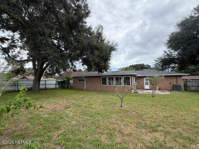 3 bedroom Single Family Residence at 9164 Tottenham Court, Brierwood, Jacksonville — photo 3