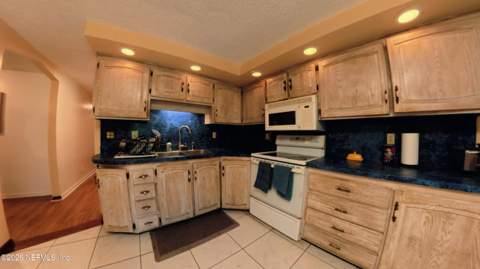 94 Machelle Drive, Jacksonville FL - photo 6 of 48