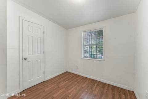 4104 Owen Avenue, Jacksonville FL - photo 8 of 17