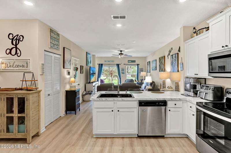 2 bedroom Townhouse at 874 Capitol Parkway, Capitol Park, Jacksonville — photo 4