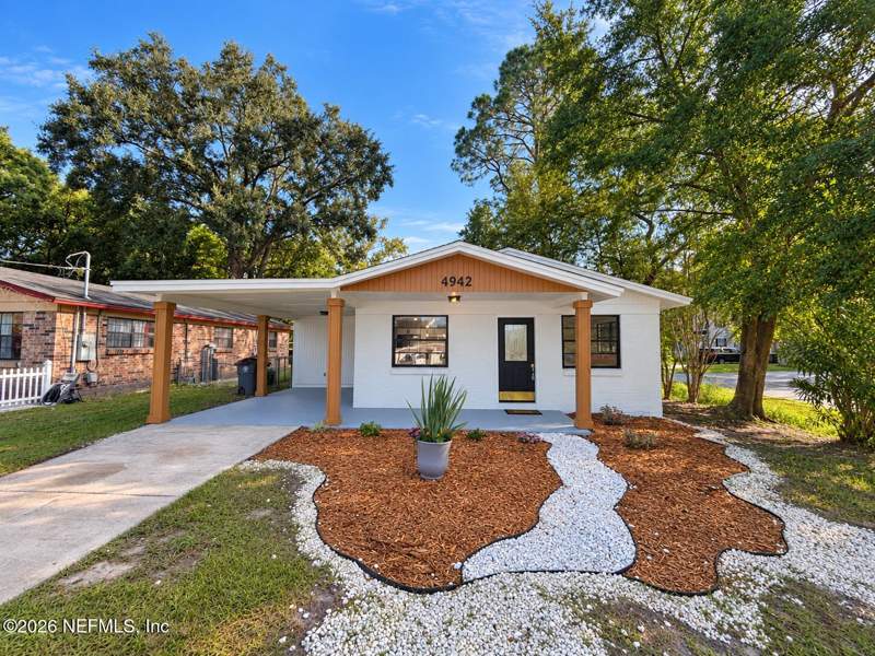 3 bedroom Single Family Residence at 4942 Spring Glen Road, Springdale, Jacksonville — photo 2