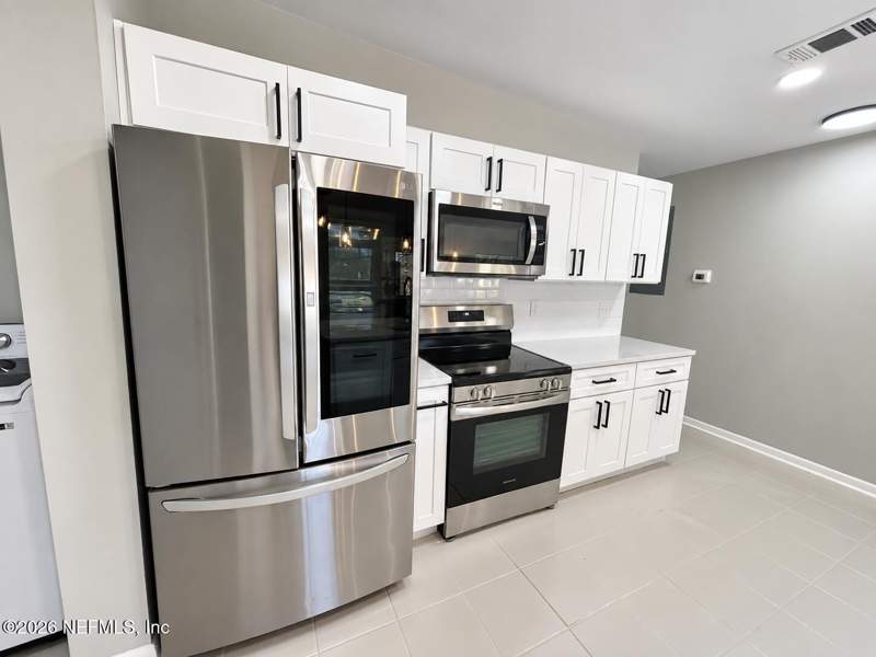 3 bedroom Single Family Residence at 4942 Spring Glen Road, Springdale, Jacksonville — photo 4