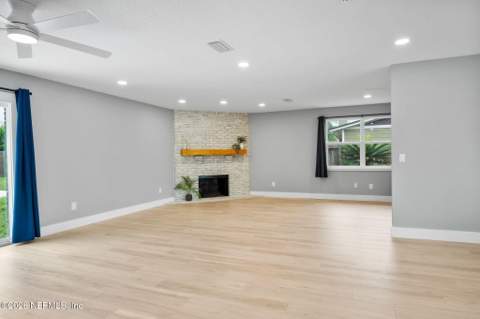 12452 Toucan Drive, Jacksonville FL - photo 8 of 44