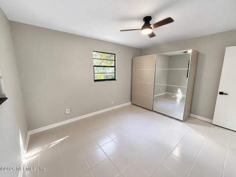 4942 Spring Glen Road, Jacksonville FL - photo 9 of 23