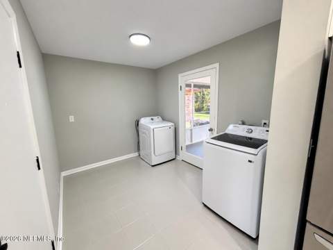 4942 Spring Glen Road, Jacksonville FL - photo 18 of 23