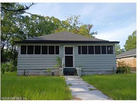 2900 Thomas Street, home for sale on Thomas Street
