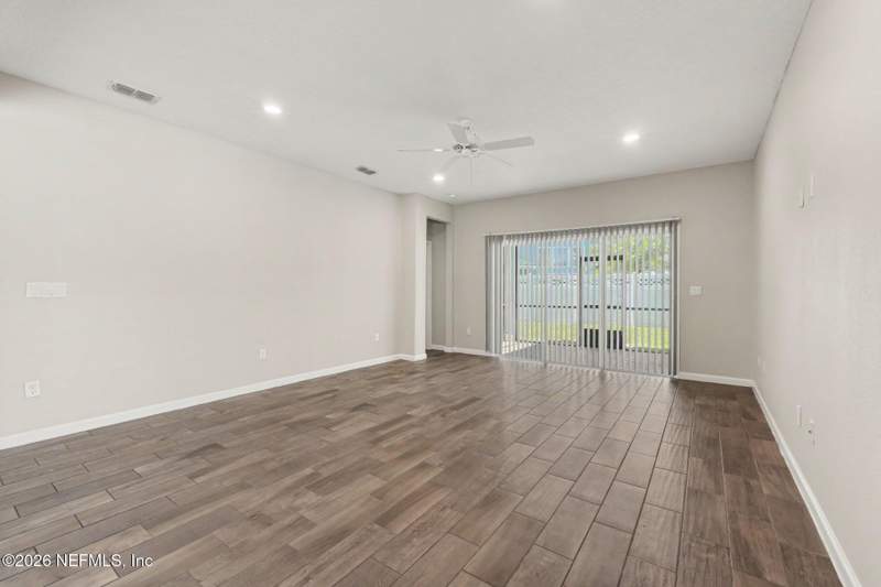 3 bedroom Single Family Residence at 3906 Arbor Mill Circle, Arbor Mill At Oakleaf Plantation, Orange Park — photo 5