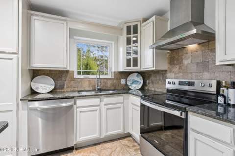 909 16th Street, Jacksonville Beach FL - photo 11 of 42