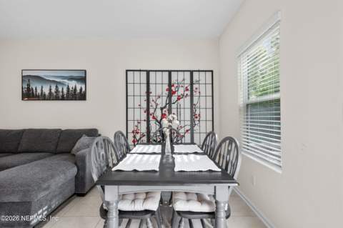893 Capitol Parkway, Jacksonville FL - photo 7 of 27