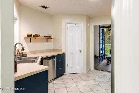 3404 Tinya Court, Jacksonville FL - photo 10 of 38