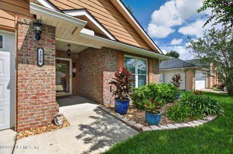 1350 Summit Oaks Drive, Jacksonville FL - photo 9 of 57