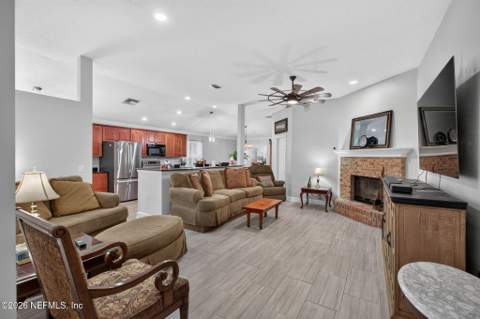 1350 Summit Oaks Drive, Jacksonville FL - photo 16 of 57