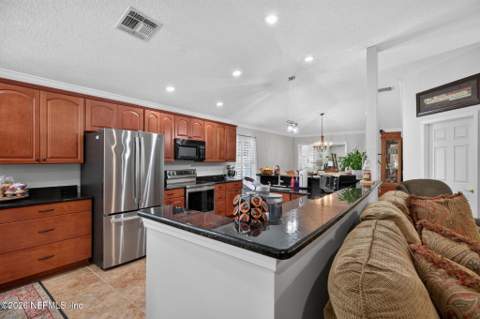 1350 Summit Oaks Drive, Jacksonville FL - photo 21 of 57