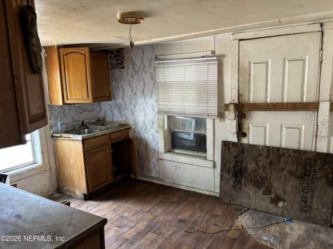 208 4th Street, East Palatka FL - photo 11 of 16