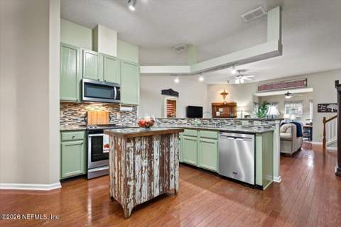 4664 Trevor Creek Drive, Jacksonville FL - photo 11 of 46