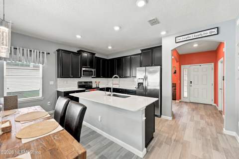 1586 Mathews Manor Drive, Jacksonville FL - photo 8 of 47