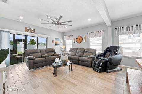 1586 Mathews Manor Drive, Jacksonville FL - photo 15 of 47