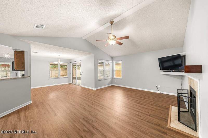 3 bedroom Single Family Residence at 6175 Alpenrose Avenue, Belle Rive, Jacksonville — photo 3